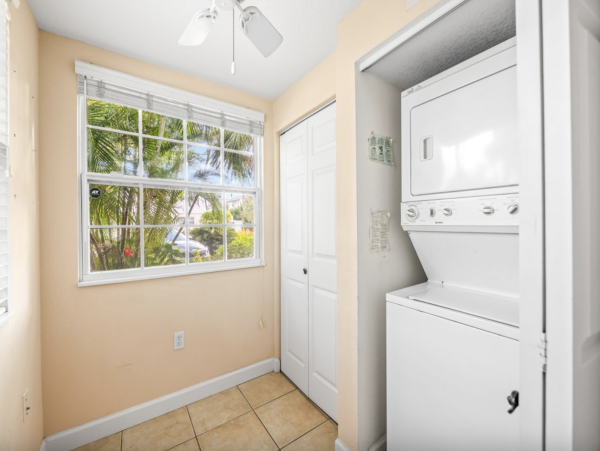 Lido Key Vacation Home with 2 Bedroom and Private Pool